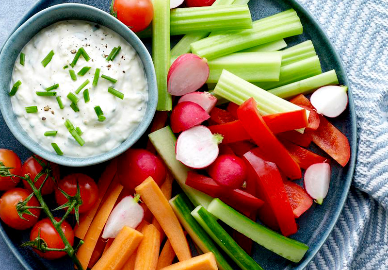 Vegitable sticks with dip